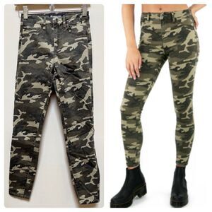 Tractr Blu Julia High Rise Green Camo Skinny Jean  Size 25